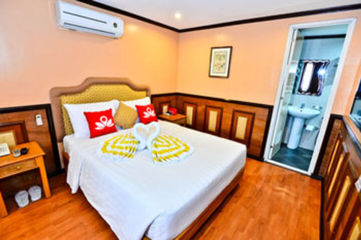 Room 6 of 23