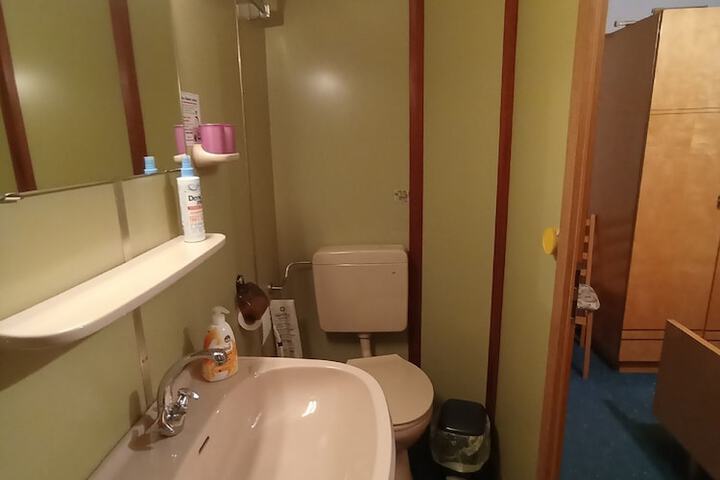 Room 18 of 31