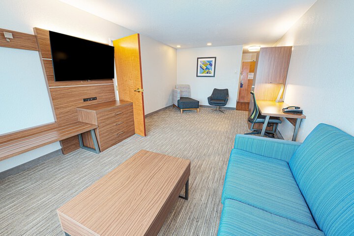 2 Queen Beds (10 of 10)