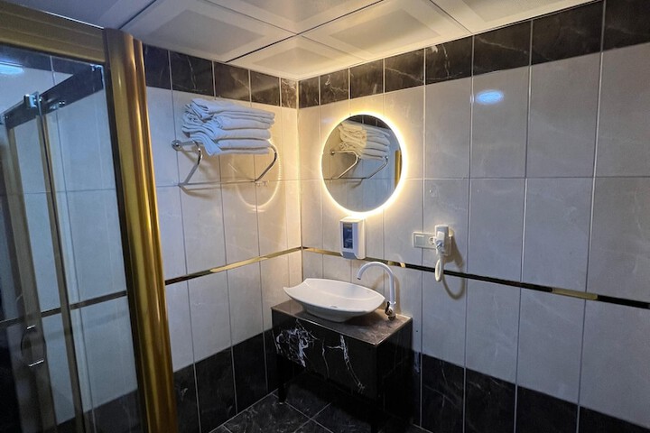 Room 44 of 54