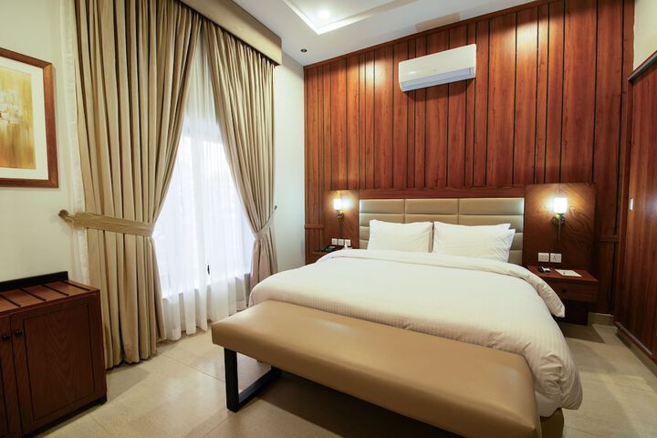 Room 7 of 27