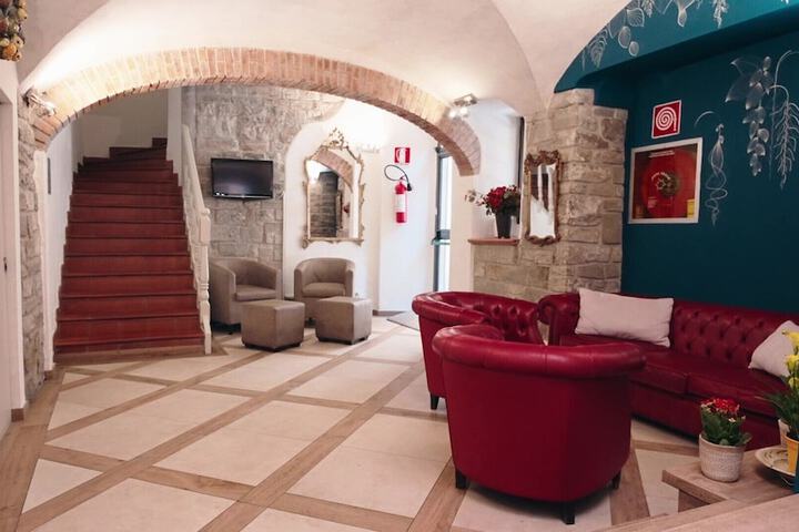 Guest Lobby