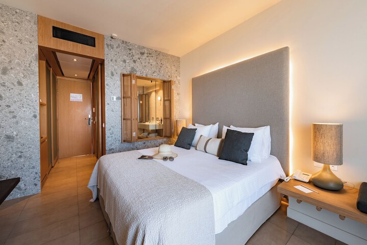 Room 15 of 70