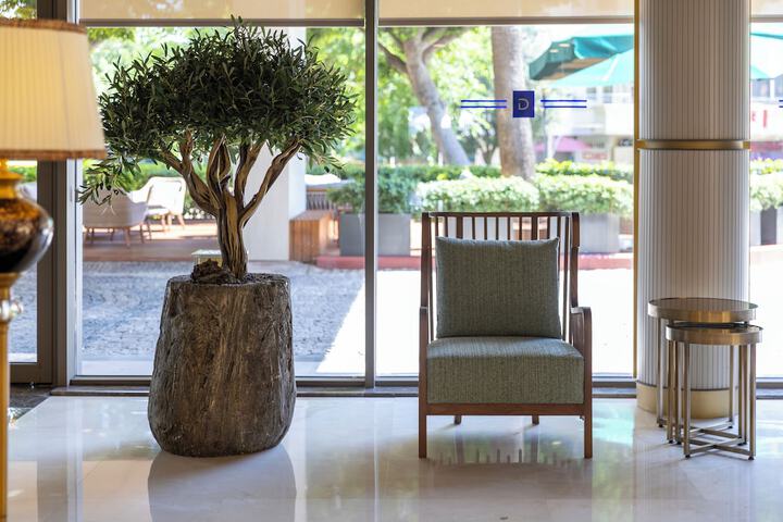 Guest Lobby