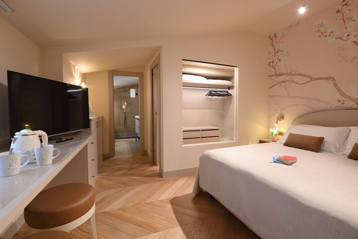 Room 30 of 111