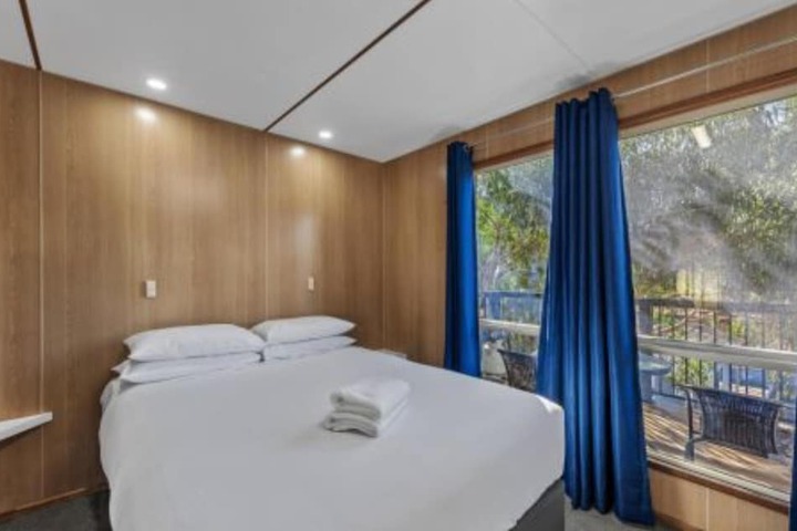 Room 12 of 64