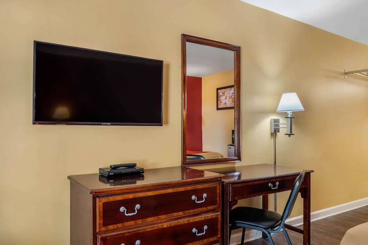 1 King Bed (9 of 22)