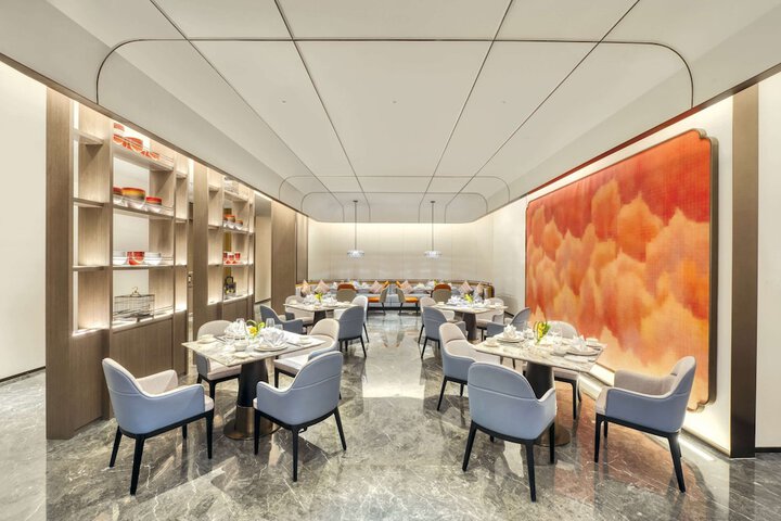 Dining 62 of 92