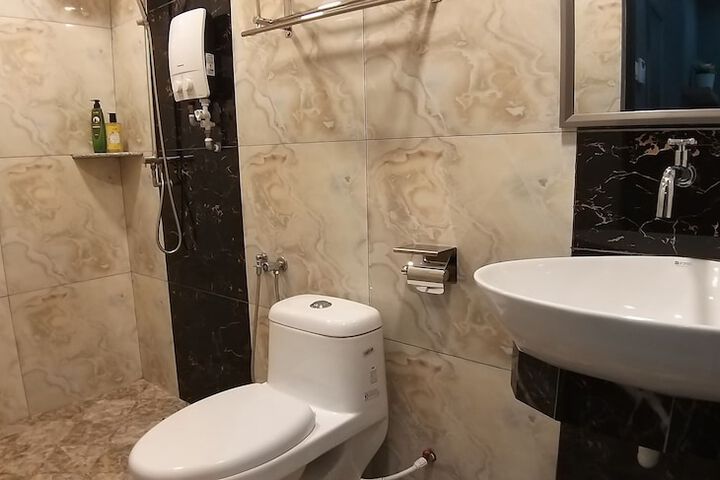 Room 33 of 36