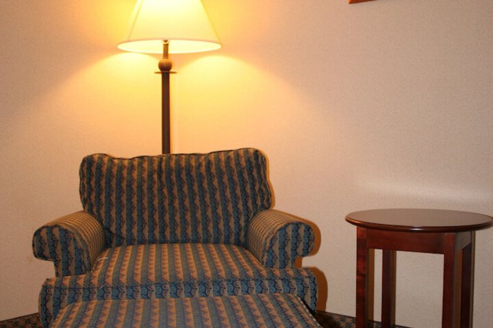 Room 4 of 16