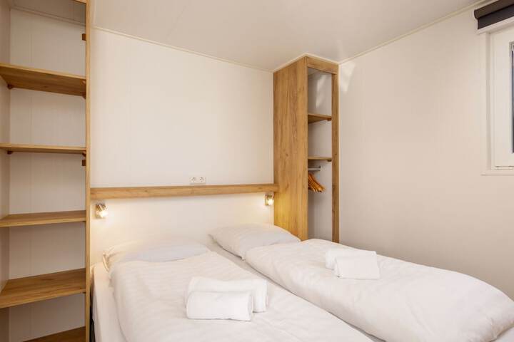 Room 3 of 39