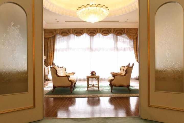 Room 11 of 44