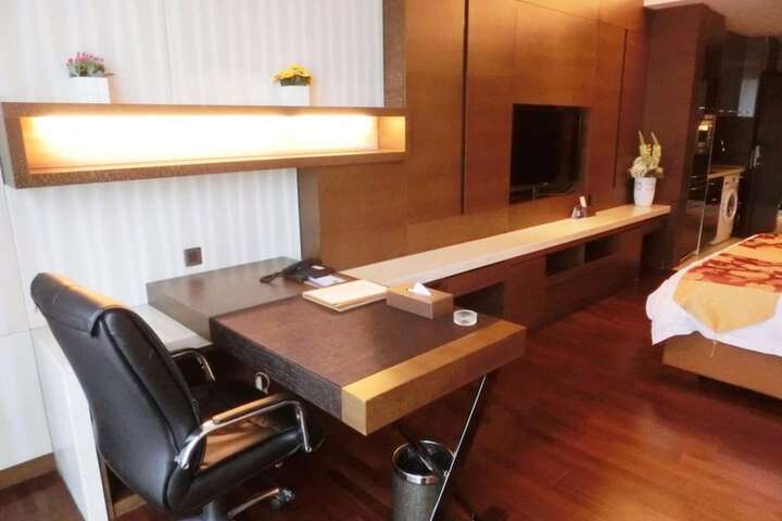 Room 11 of 26