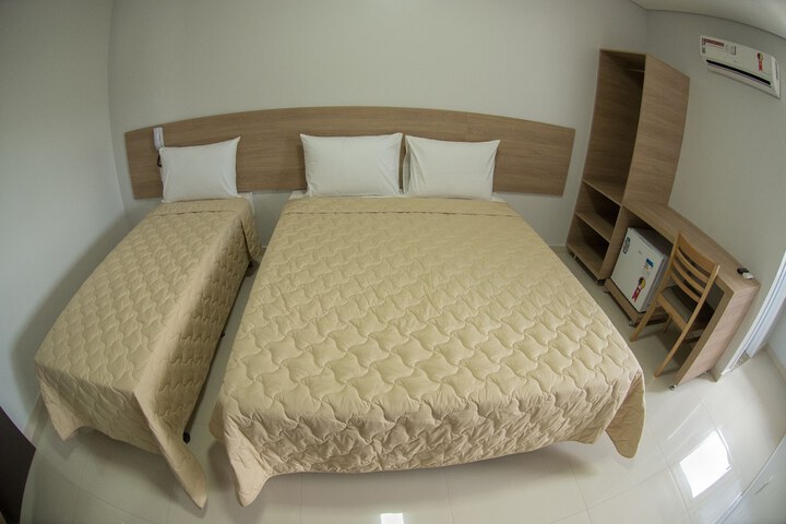Room 9 of 29