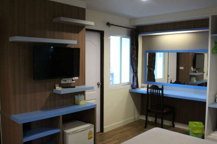 Room 9 of 115
