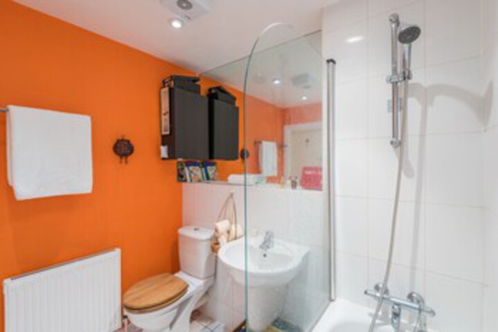 Room 3 of 23