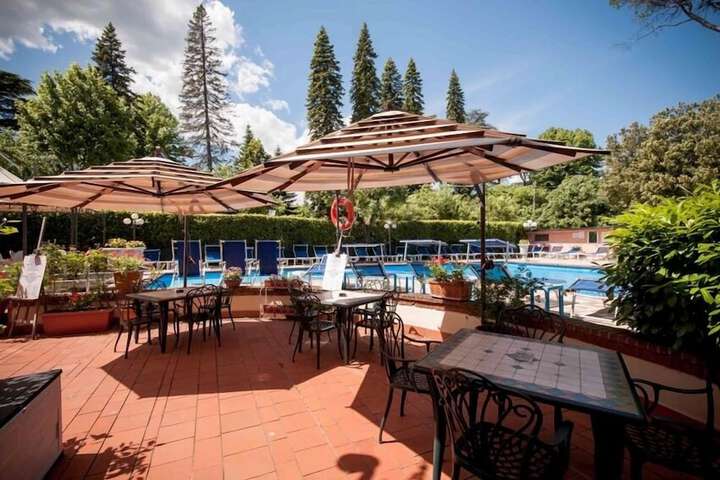 Hotel Pool