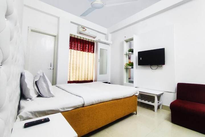 Room 7 of 24