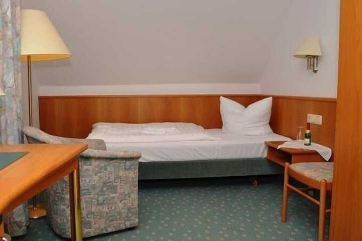Room 6 of 20