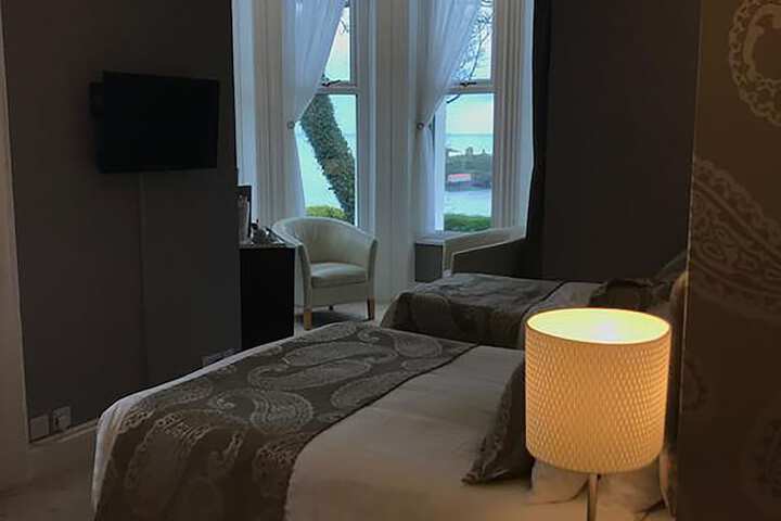 Room 22 of 38