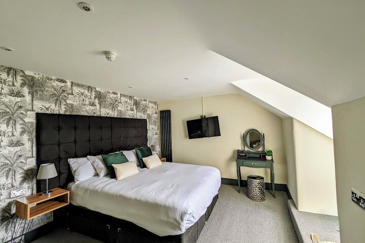 Room 37 of 125