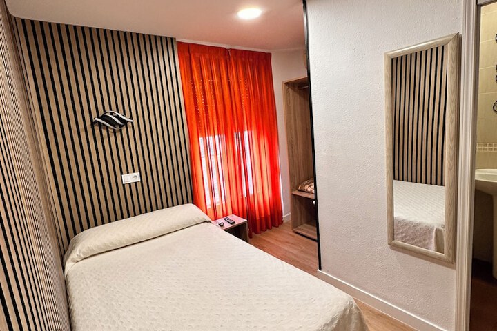 Room 19 of 43