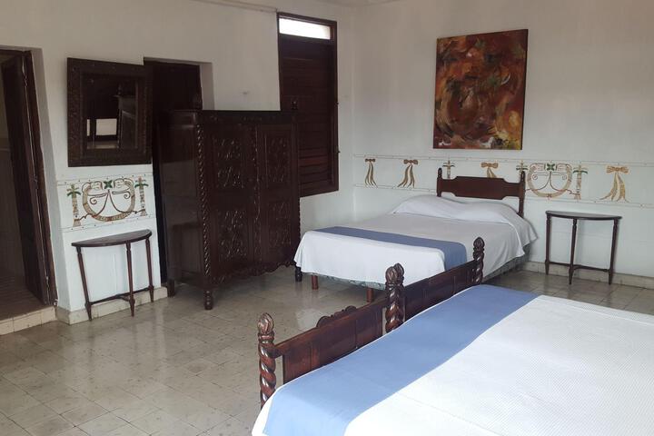 Guest room