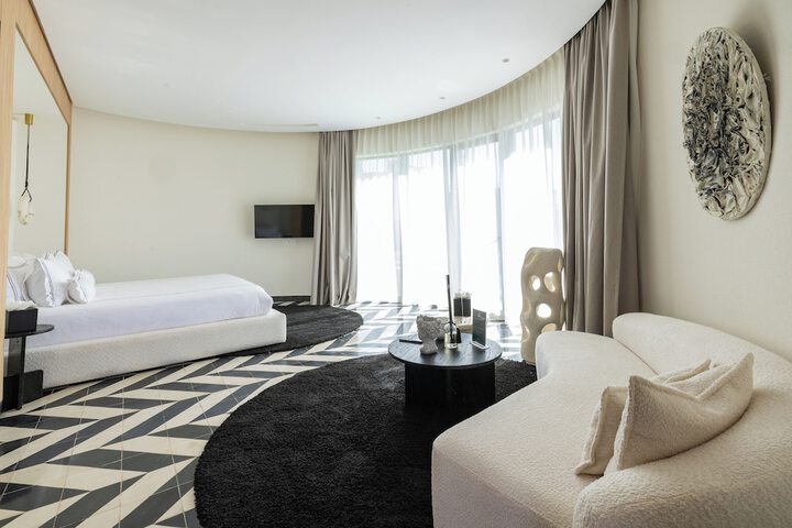 Room 32 of 70