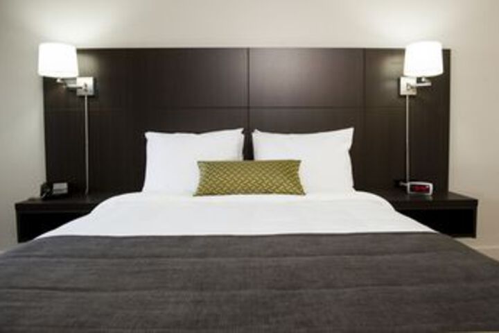 Room 10 of 22