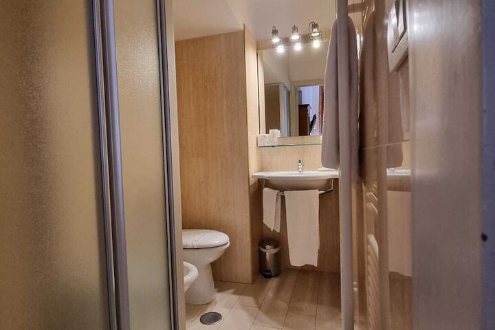 Room 15 of 21