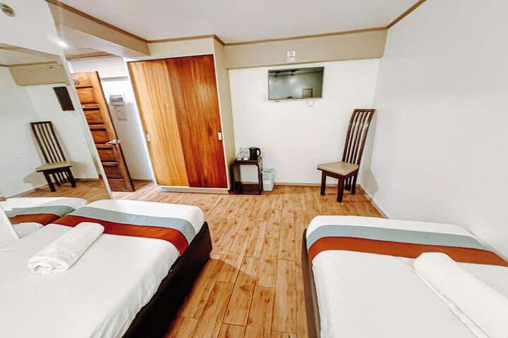 Room 16 of 60