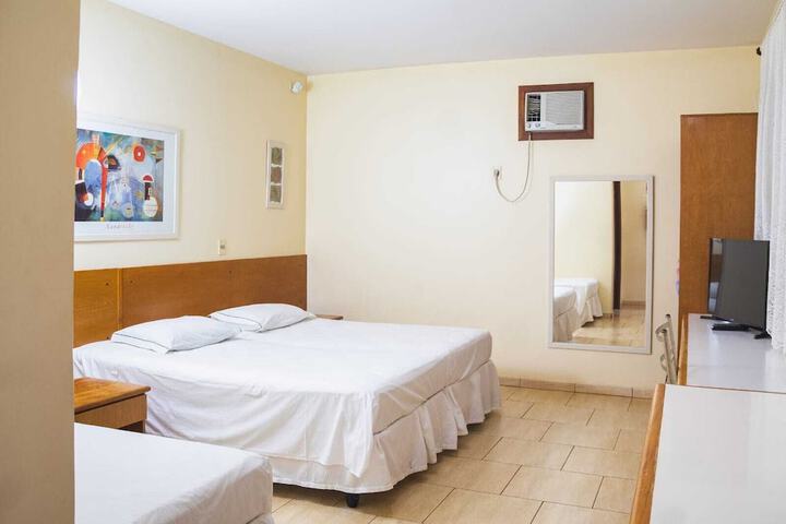 Room 4 of 13
