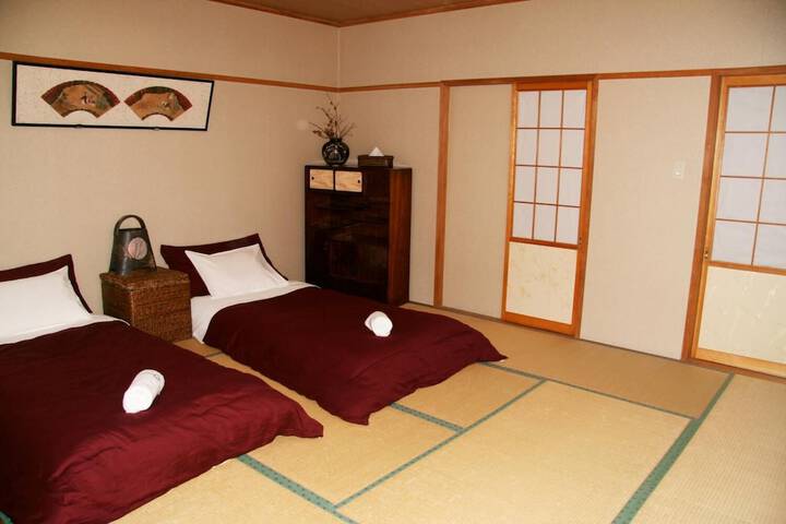 Room 15 of 35