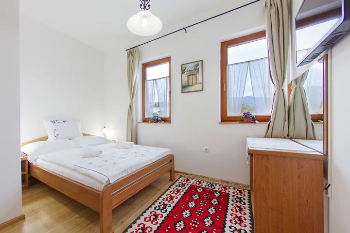 Room 3 of 23