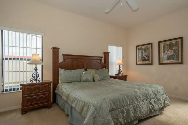 Room 5 of 16