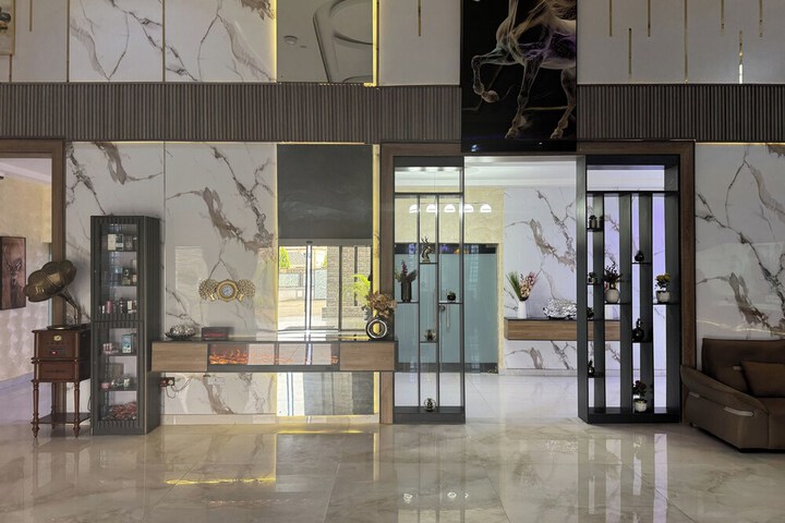Hotel Interior 4 of 43
