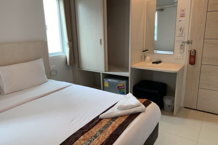 Room 5 of 36
