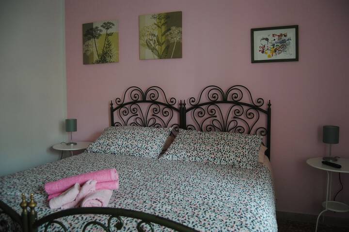Room 7 of 24