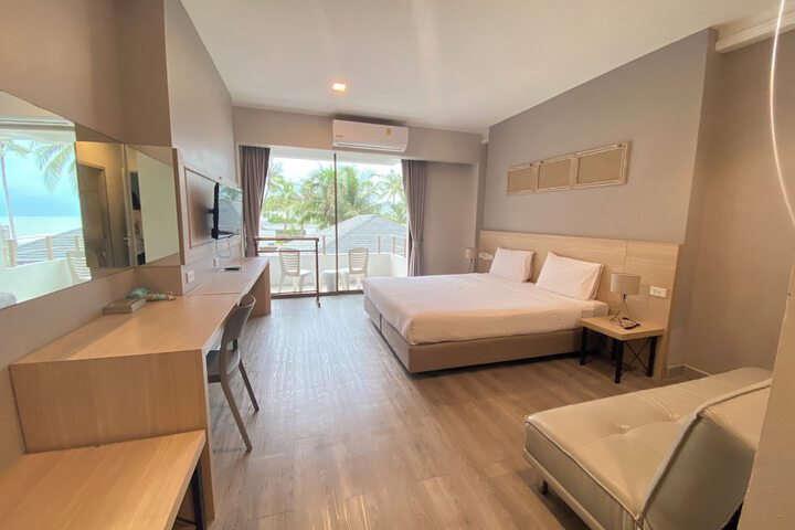 Room 27 of 66