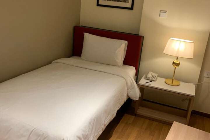 Room 30 of 44