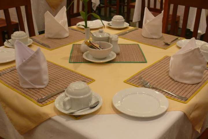 Dining 54 of 65