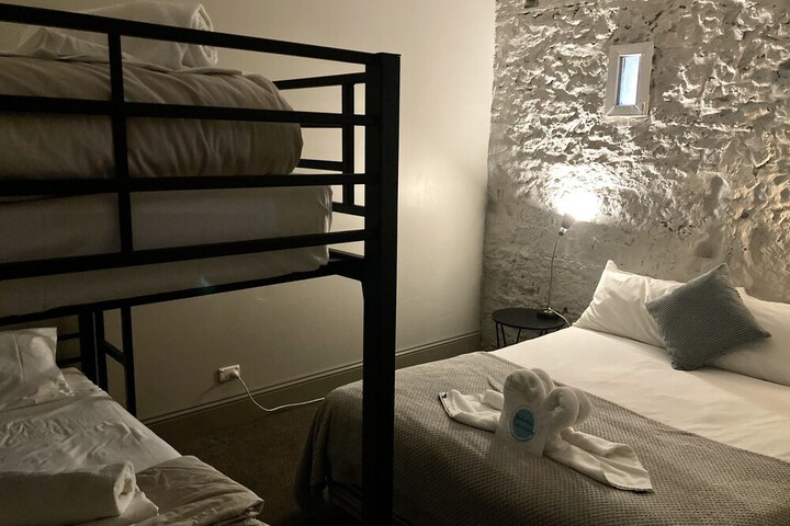 Room 60 of 243