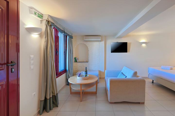 Room 53 of 131