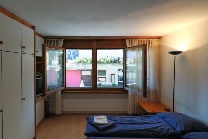 Room 5 of 169