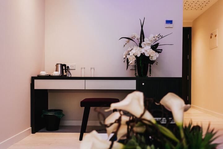 Room 9 of 40