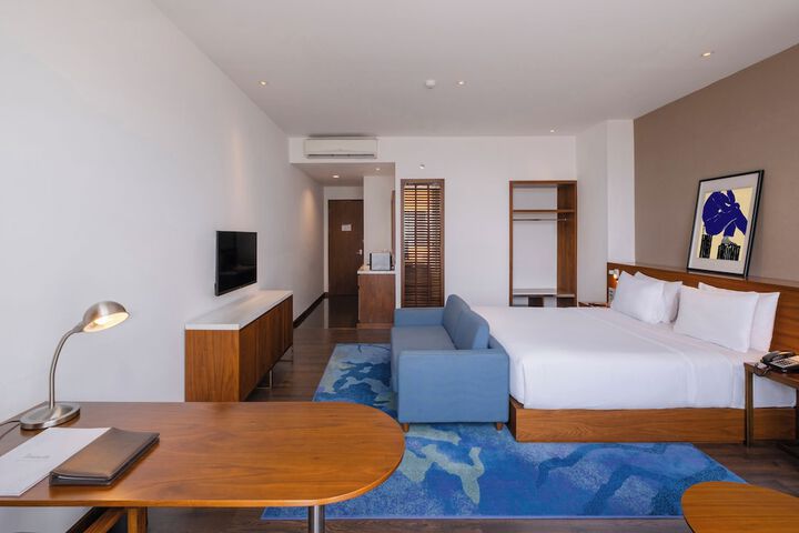 Room 19 of 42