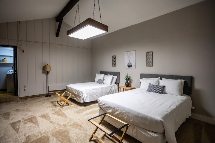 Room 8 of 48