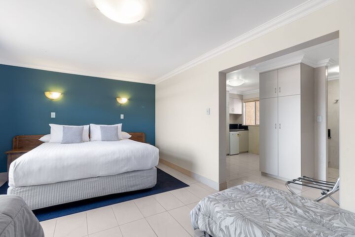 Room 5 of 27