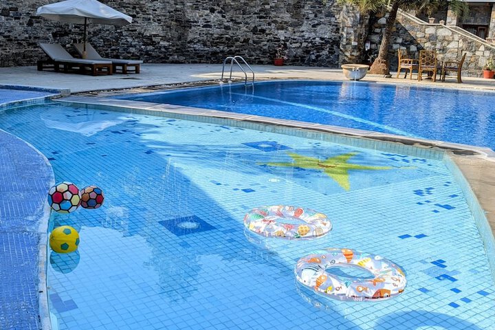 Pool 47 of 115