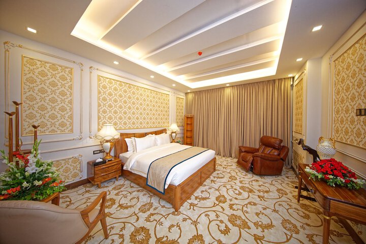 Room 5 of 70